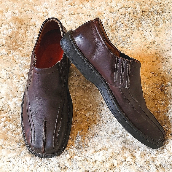 Clarks Other - Clarks Dark Brown Leather Loafer